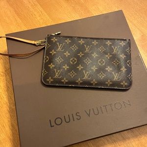 Louis Vuitton Neverfull MM Monogram Pouchette